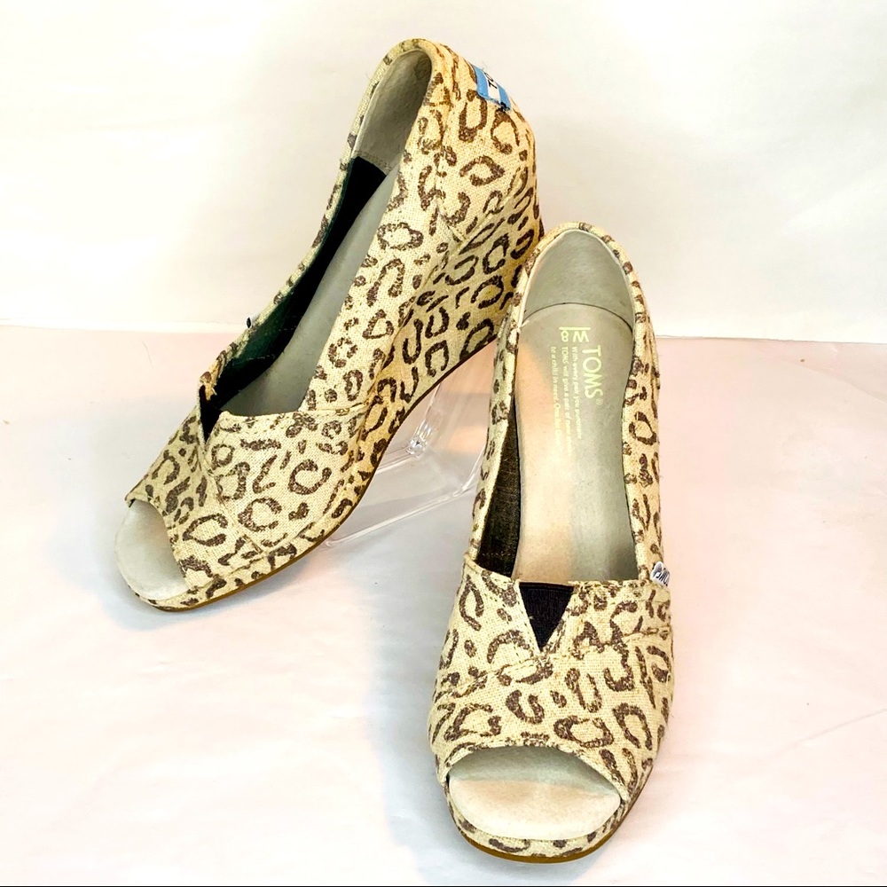 TOMS Espadrilles Platform Wedge 8.5 Beige Leopard Cheetah Open Peep Toe 3" Heels